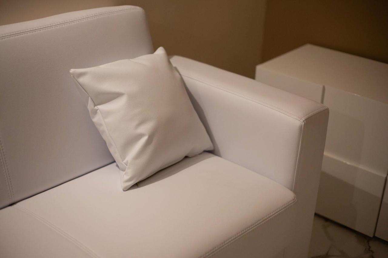 Privilege Chiaia By Dimorra Naples Luaran gambar
